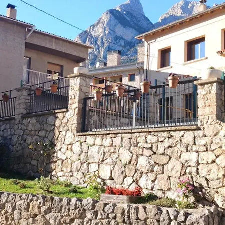 La Cara Nord , Turistico ,saldes, A Pies Del Pedraforca,